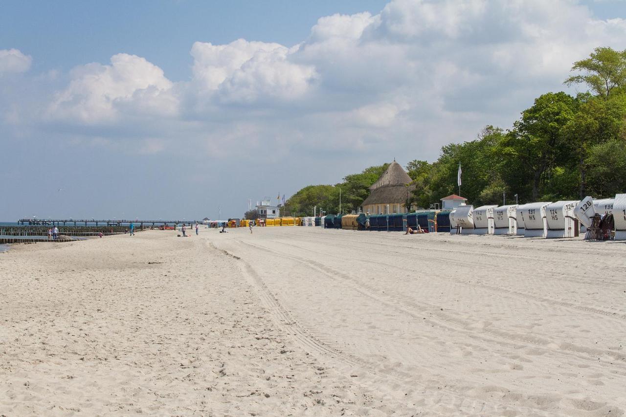 Hotel Am Strand Kuehlungsborn Exterior photo
